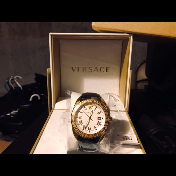 Mens  Versace watch V-Sport IP NWT - Picture 10 of 12